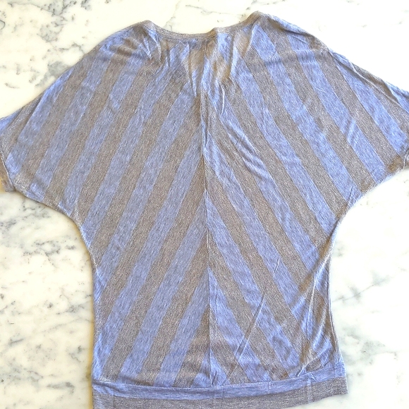 NWT. The Limited Gold Striped Dropped Shoulder Half Sleeve Blouse. - Picture 4 of 4